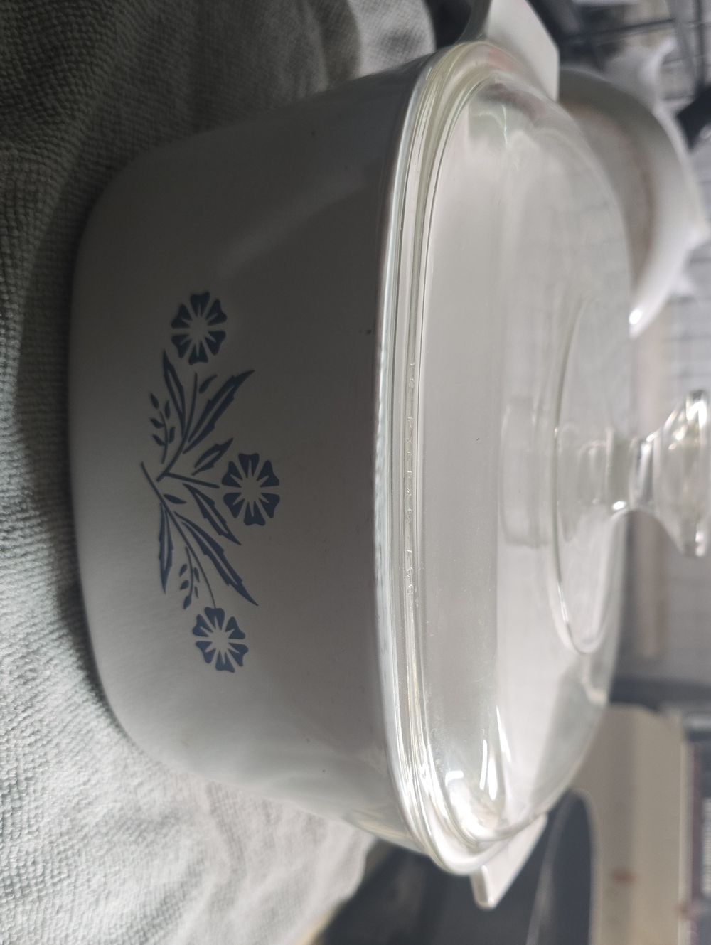 Vintage corningware cornflower 3 liter dish with lid